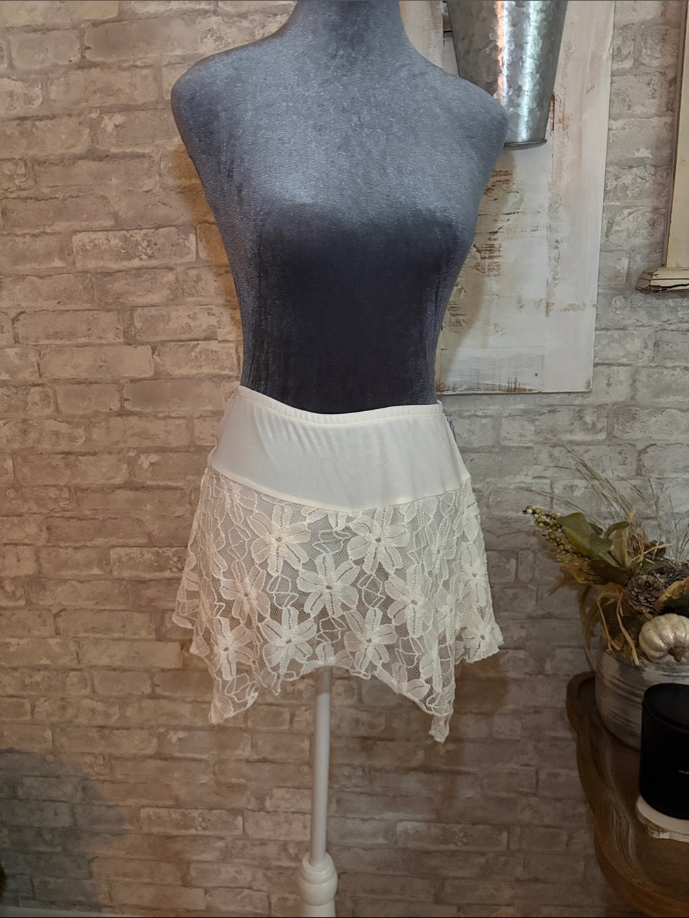 PacSun Cream Lace boho Mini Skirt